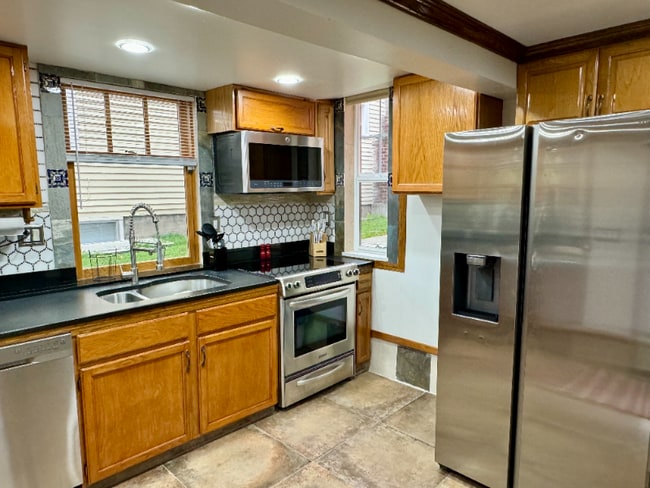 Photo - 30 W Etruria St Apartment