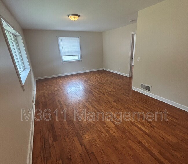 Building Photo - 4201 S 52nd St