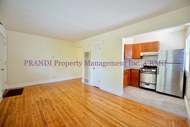 Foto del edificio - Modern End Unit Apartment in Downtown Novato