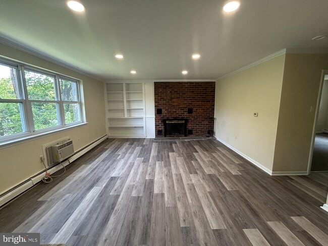 Building Photo - 333 Lacey Ave