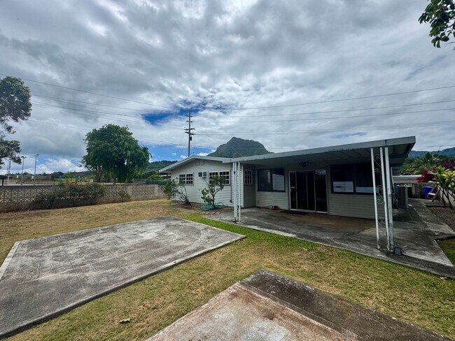 Foto del edificio - Single Family home in the the Olomana neig...