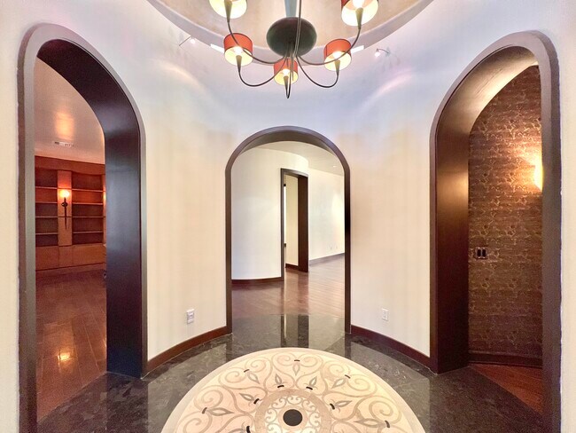 Foto del edificio - 10305 Almayo Ave