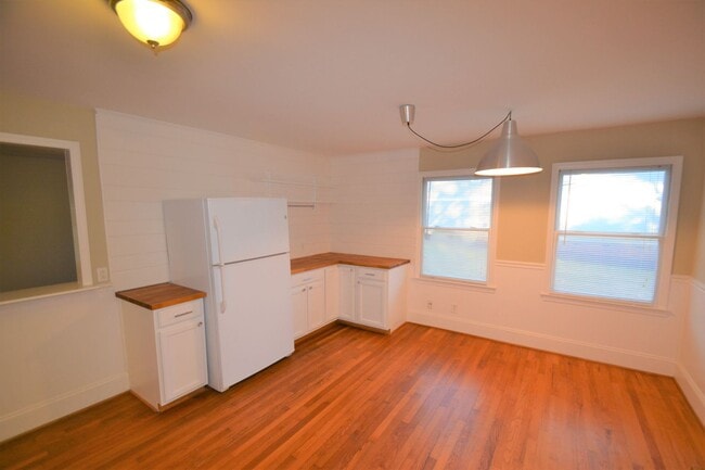 Foto del edificio - 1314 Ordermore Ave
