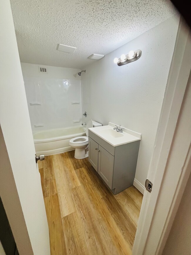Foto del edificio - Riverside Apartments of Metairie