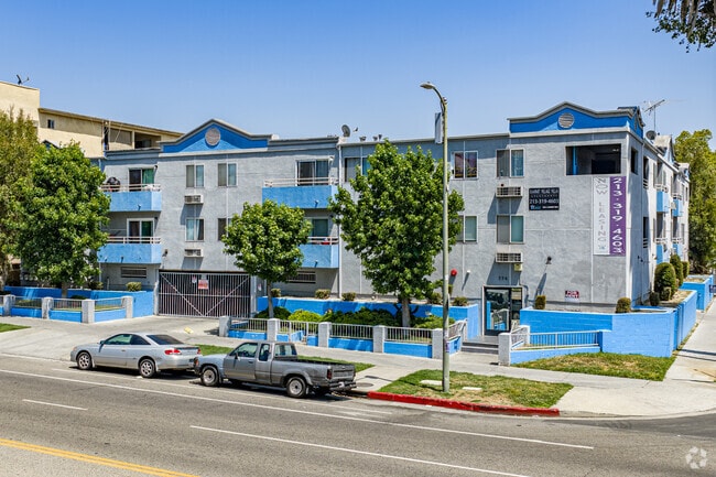 Building Photo - The Montville