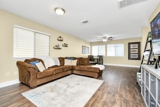 Building Photo - 3947 Carriage Park Row