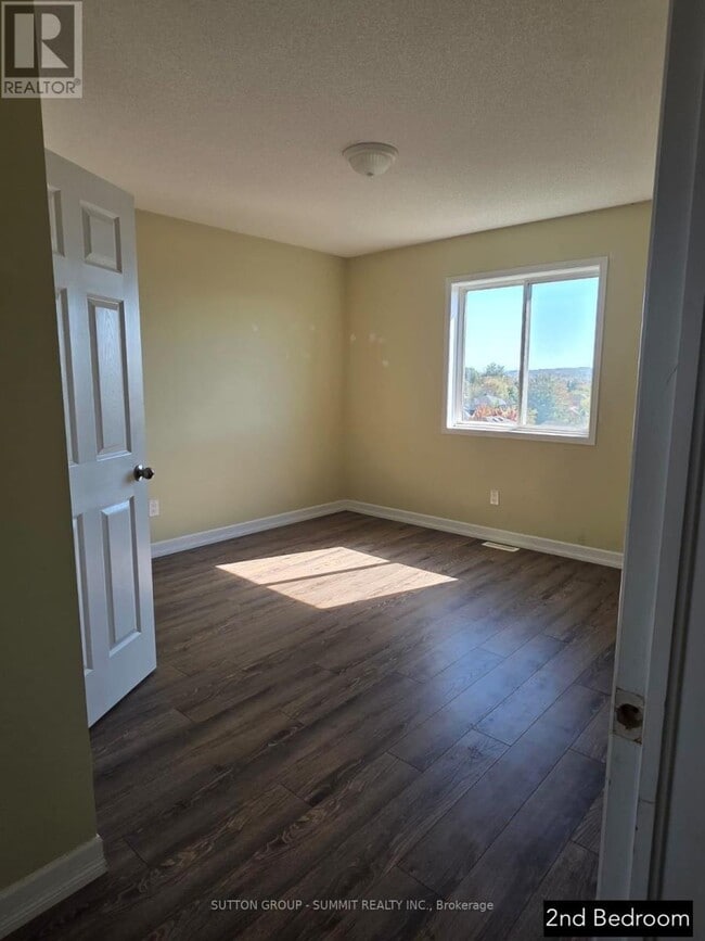 Building Photo - 329 Edgehill Dr