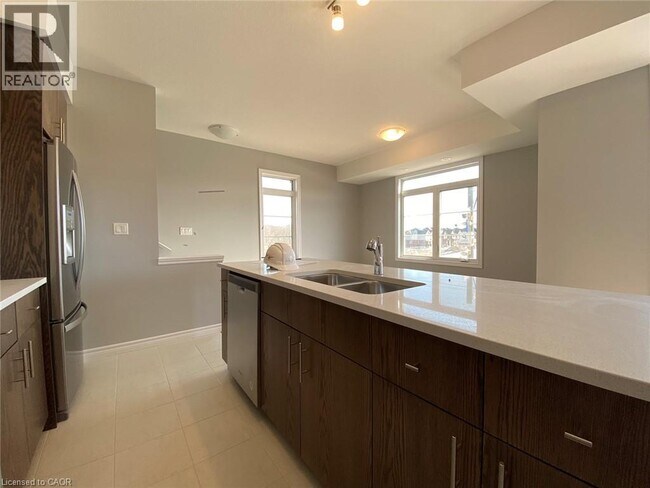 Photo du bâtiment - 152 Oat Ln