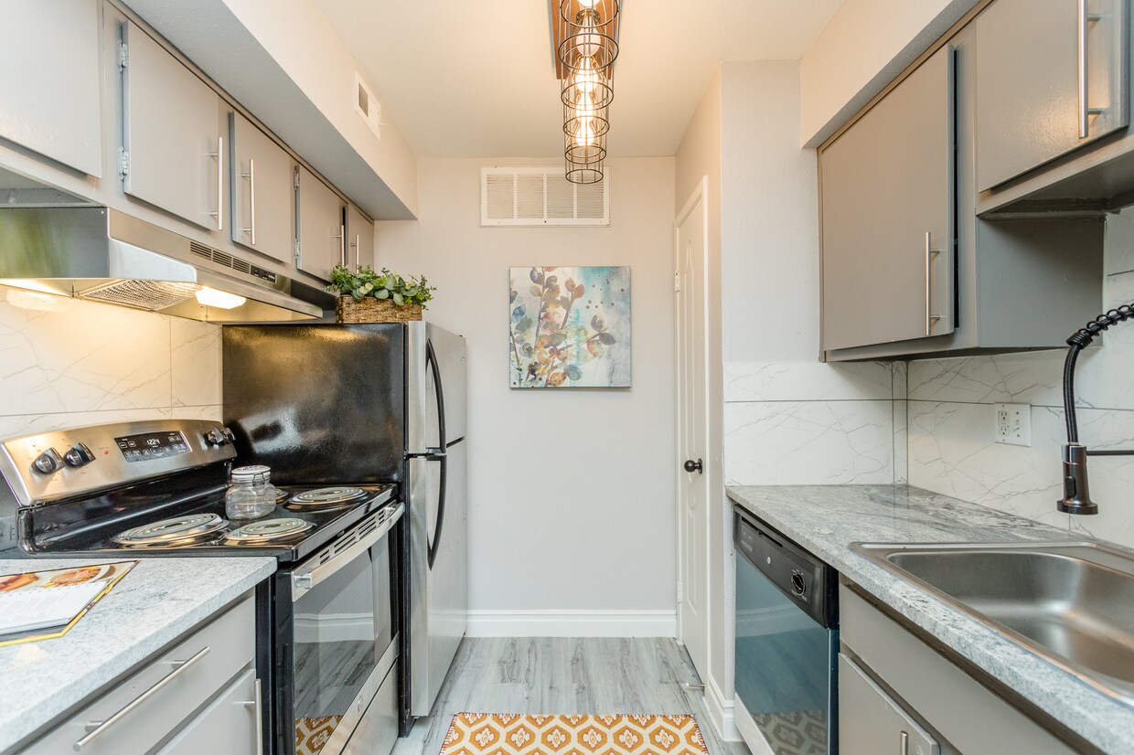 Aspen Apartments 6150 W Tidwell Rd Houston, TX