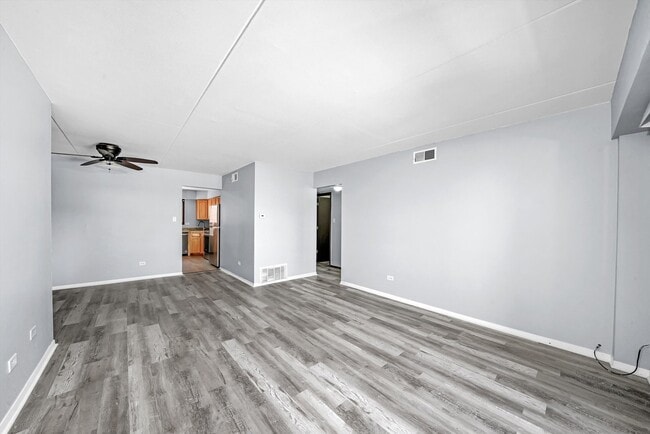 Building Photo - 15813 Aspen Ct