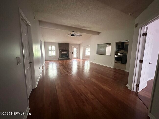 Foto del edificio - 10373 Birchfield Dr