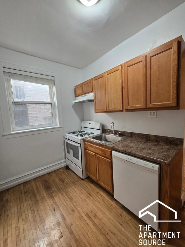 Foto del edificio - 1364 W Estes Ave