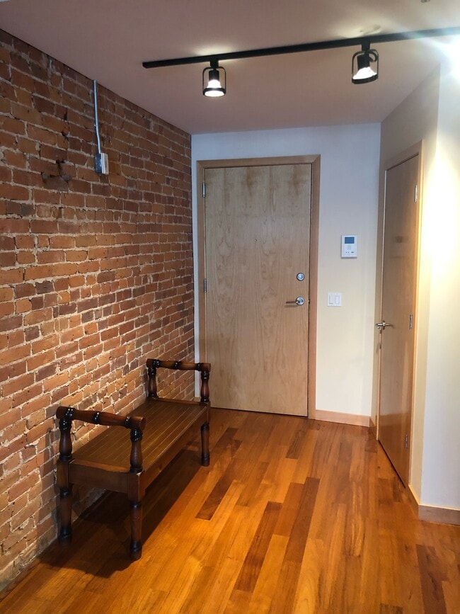 Front Door - 14 E Northampton St