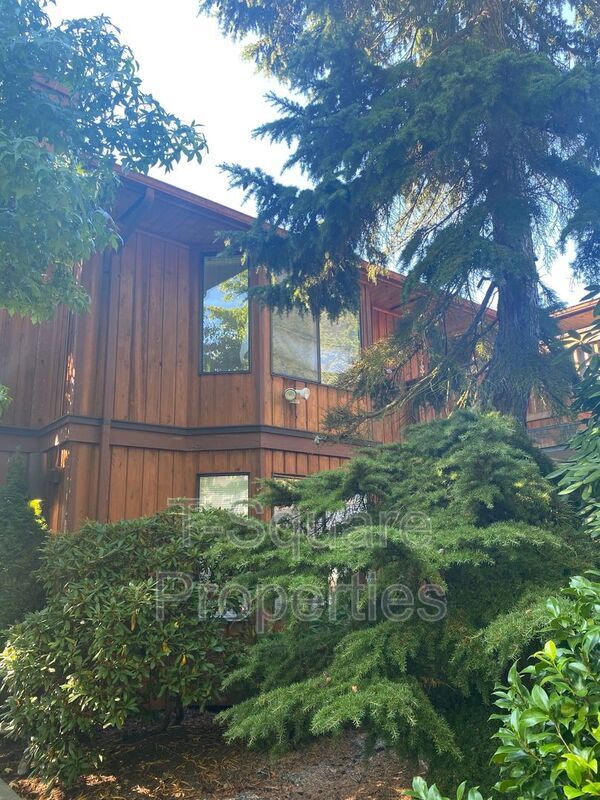 Foto principal - 7125 Rainier Dr