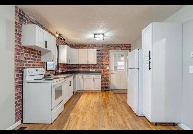 Foto del edificio - 505 W Walnut St