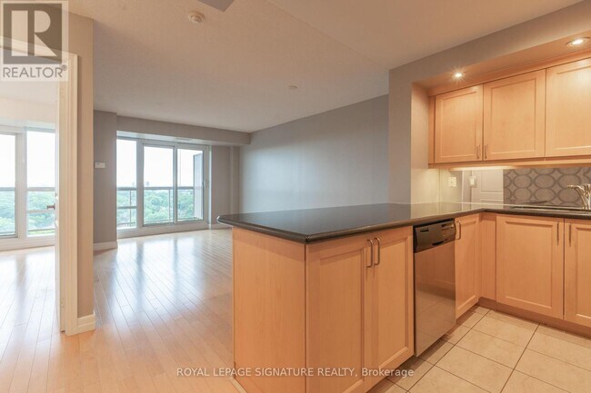 Photo du bâtiment - 900 Mt Pleasant Rd
