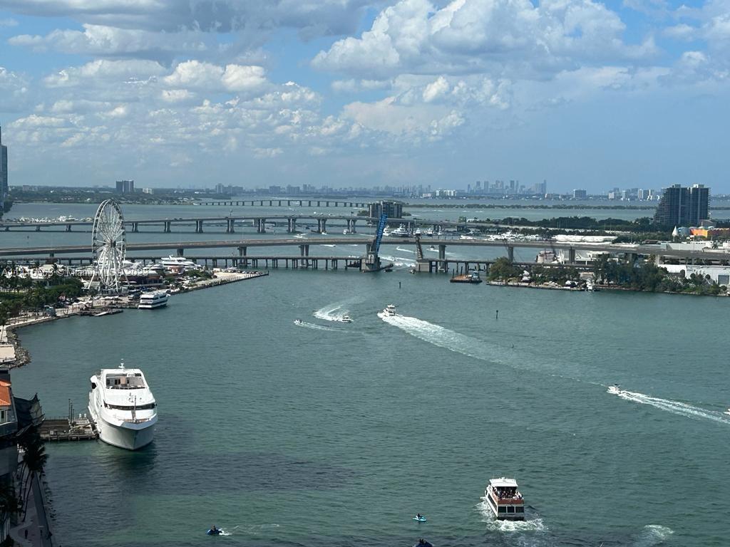 Primary Photo - 888 Brickell Key Dr