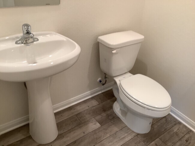 Foto del edificio - 1036 Violet Lane