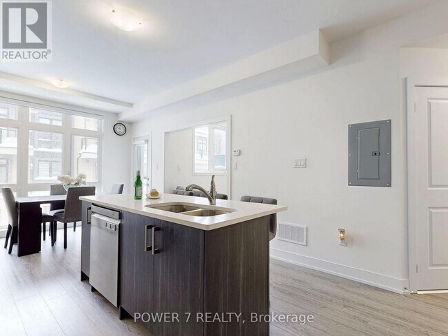Building Photo - 8 Sayers Ln