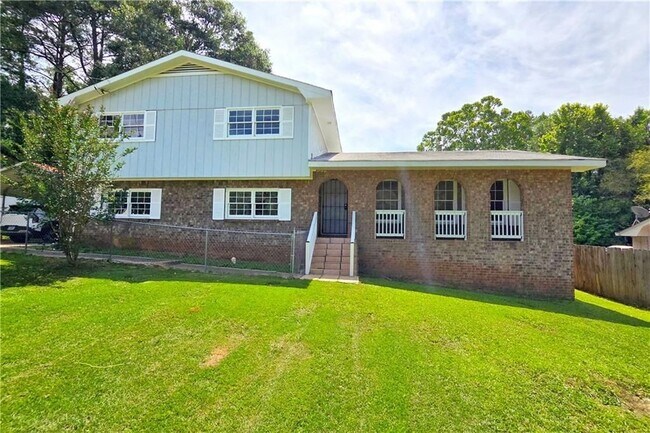 Building Photo - 6684 Londonderry Dr