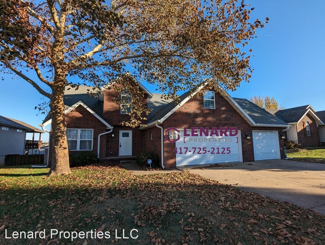 4 br, 2.5 bath House 1119 W McGuffey House Rental in Ozark, MO