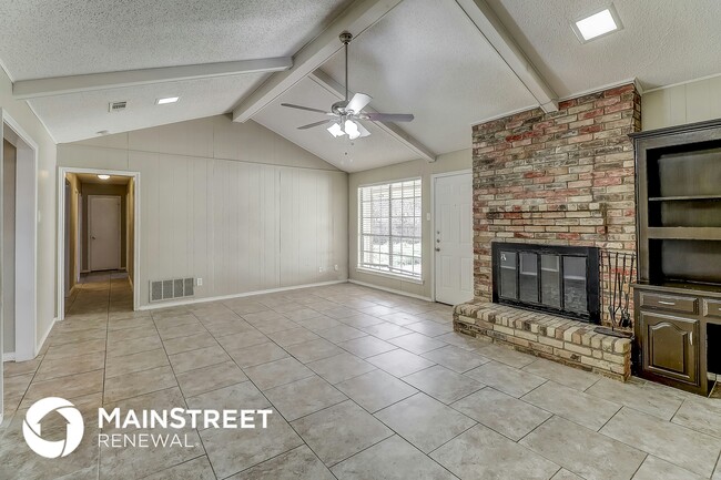 Foto del edificio - 1004 Birchwood Ln