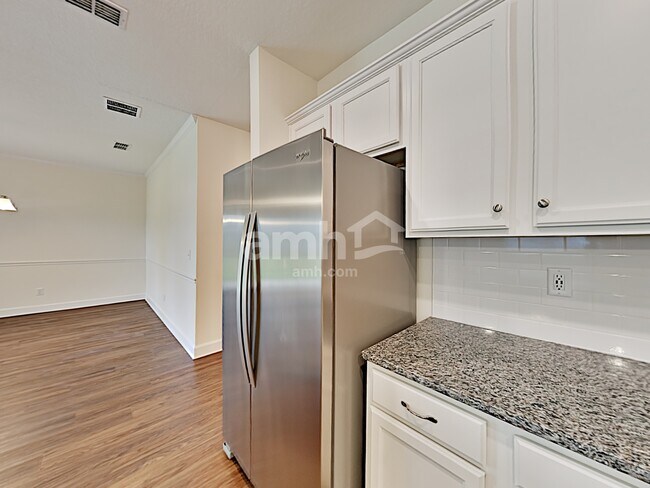 Building Photo - 3025 Creek Village Ln