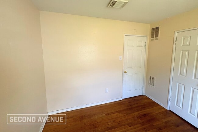 Building Photo - 5415 Heron Dr