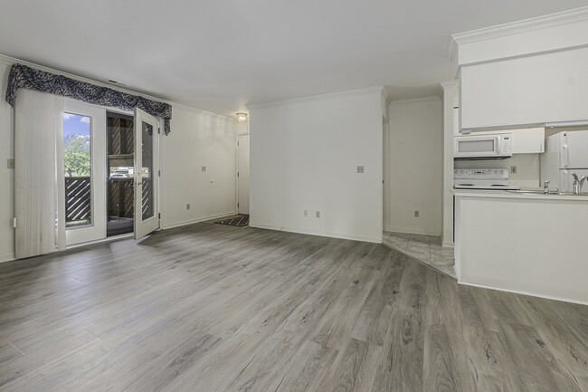 Building Photo - 16507 Woodlane