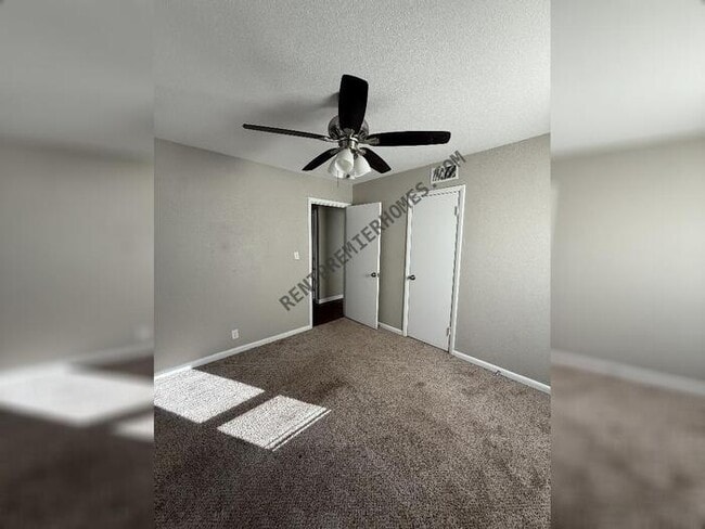 Photo - 3121 N Lindsay Ave House