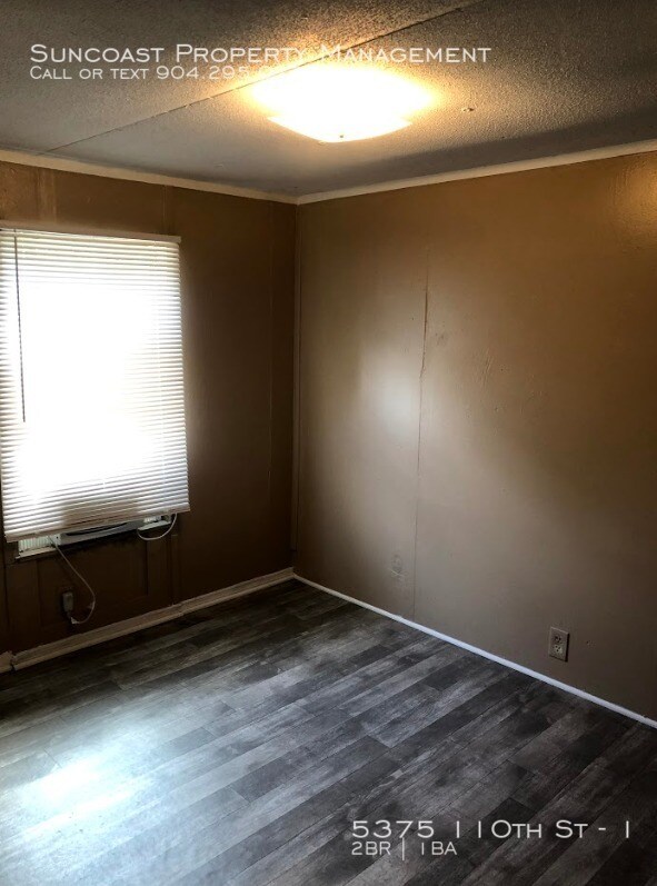Building Photo - Hampton Oaks Unit #1