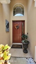 Building Photo - 8247 Hedgewood Dr
