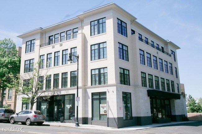 Building Photo - 1467 Tremont St