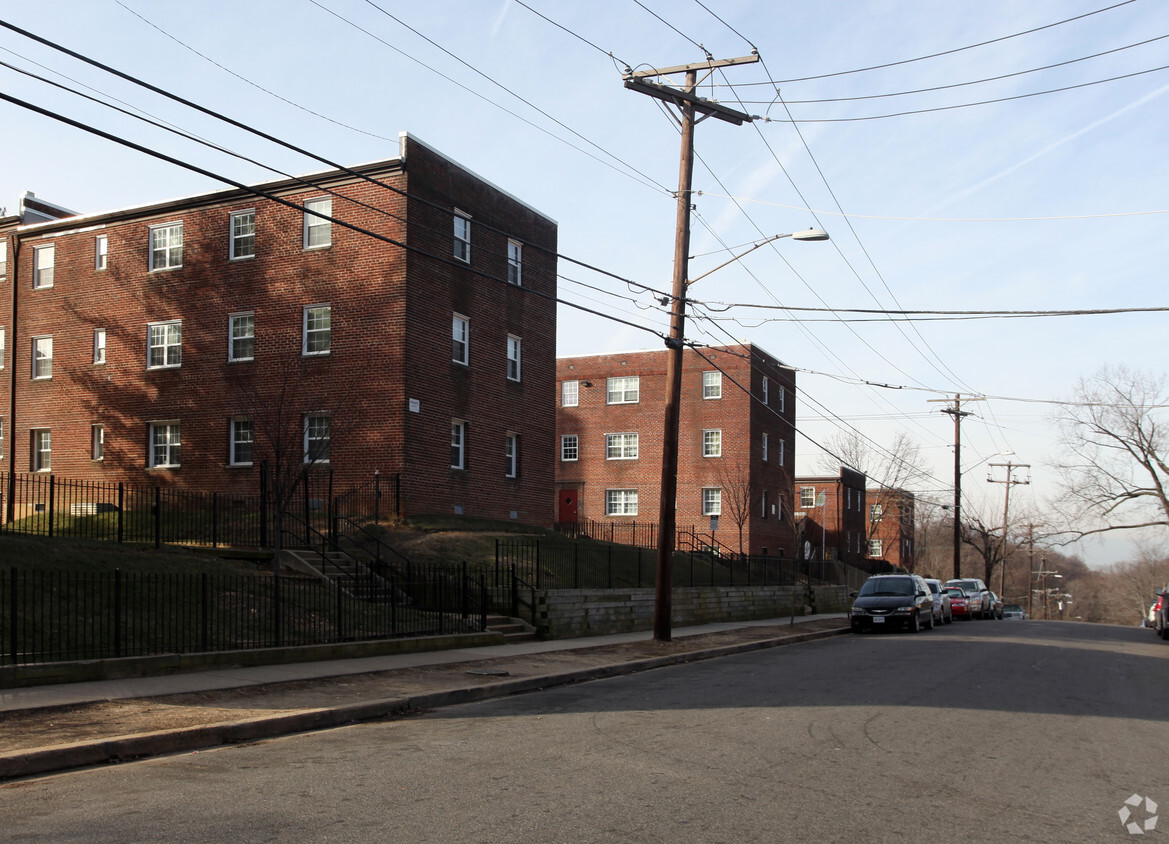 Primary Photo - Garfield Hill Apartments