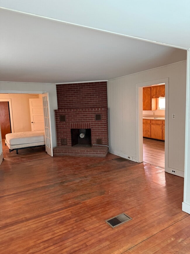 Building Photo - 185 Waterville Rd