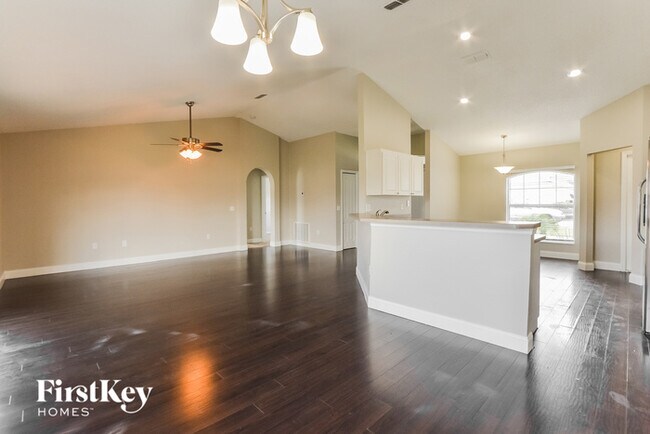 Foto del edificio - 6016 Live Oak Dr