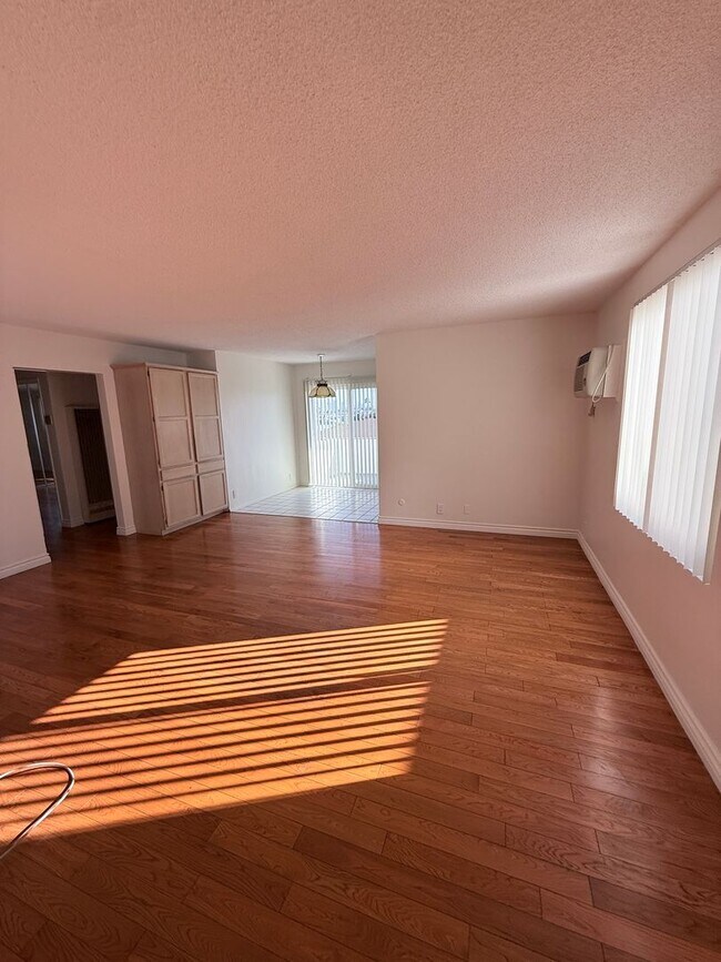 Foto del edificio - 4432 Franklin Ave