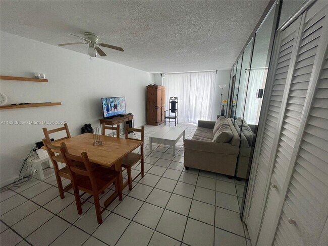 Foto del edificio - 1331 Lincoln Rd