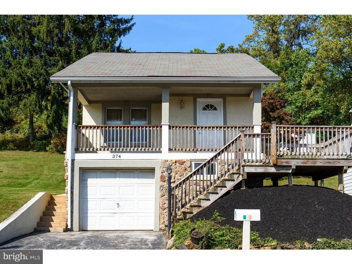 374 Dehaven St, Conshohocken, PA 19428 House Rental in Conshohocken