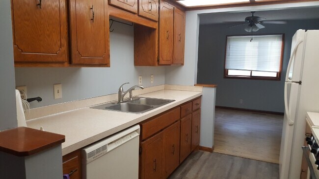 Foto del edificio - 1340 68th Ln N