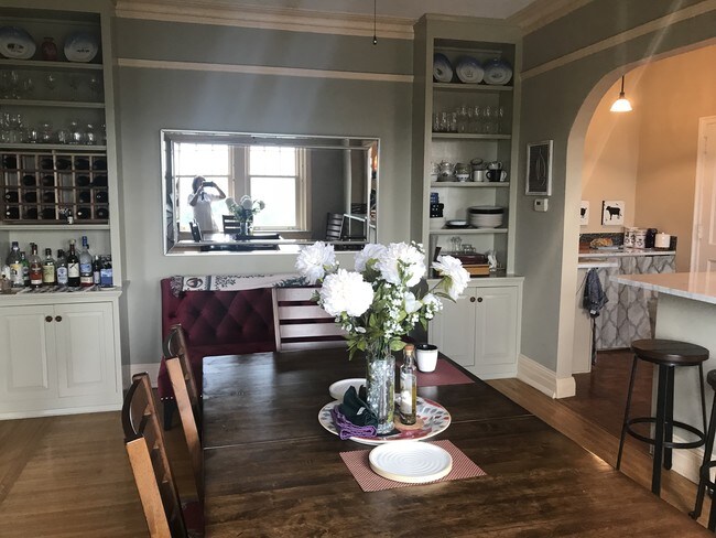 furnished large one bedroom - 2140 Bonnycastle Ave