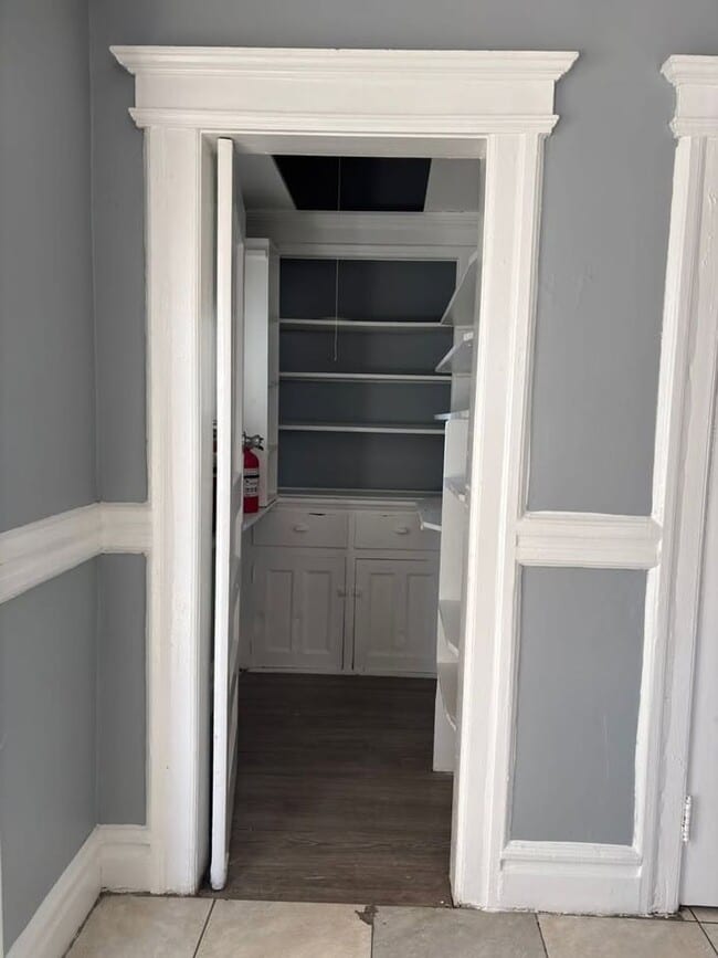 Building Photo - 22 Chelsea Ave