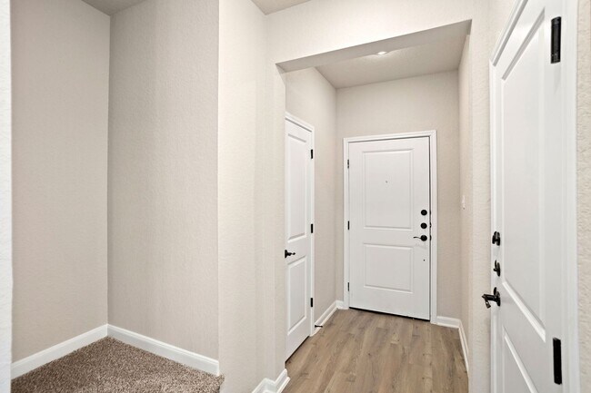 Foto del edificio - Brand New 3/2.5 Townhome