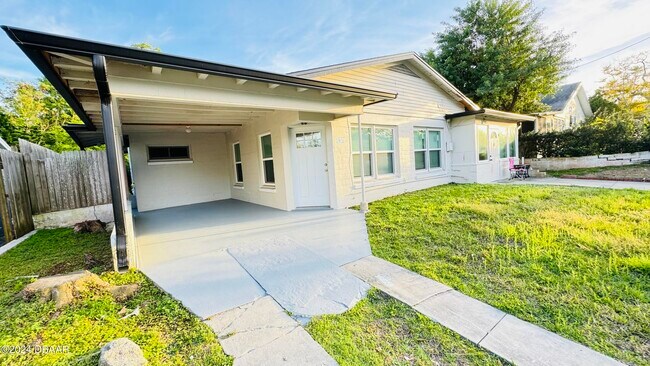 Foto del edificio - 145 3rd St