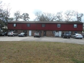 Building Photo - 633 Sparrow Dr