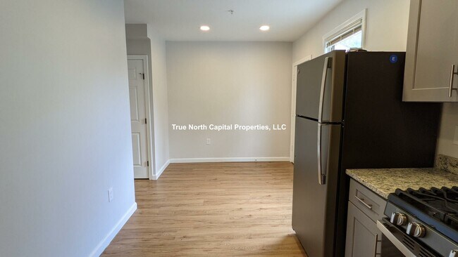 Building Photo - 14 Amory Rd