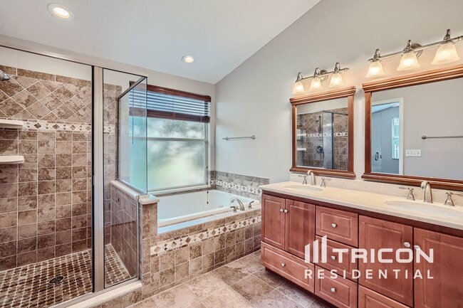 Building Photo - 2964 Hickory Grove Dr