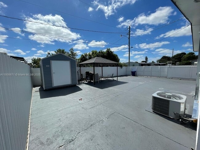 Foto del edificio - 4480 NW 170th St