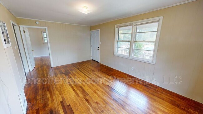 Foto del edificio - 734 Whitlock St