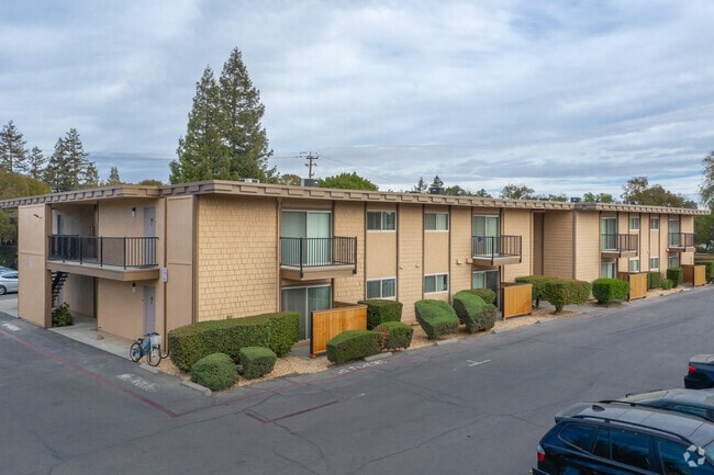 Building Photo - The Drake and Anderson Court